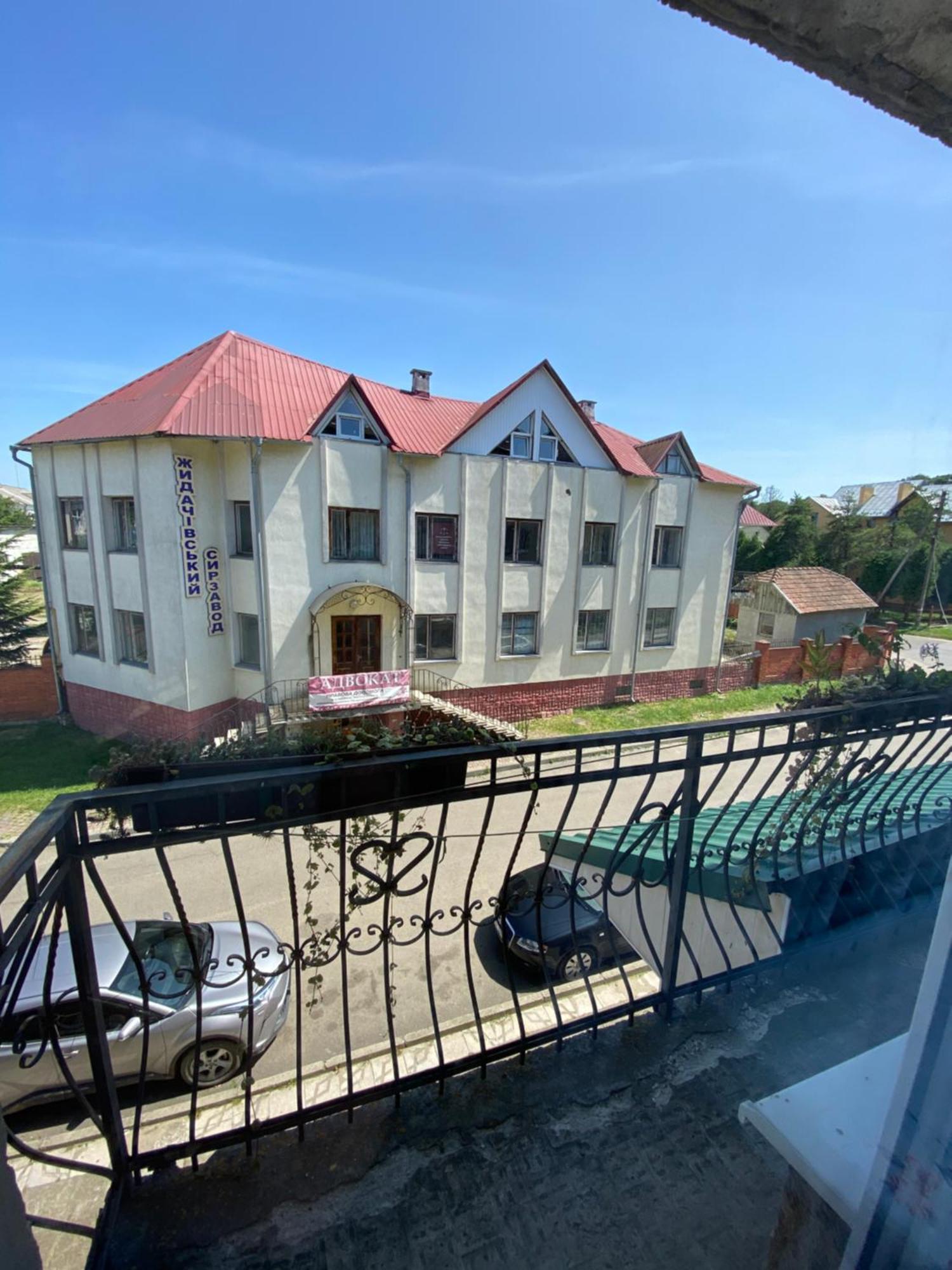 Отель Удеч Zhidachov Экстерьер фото