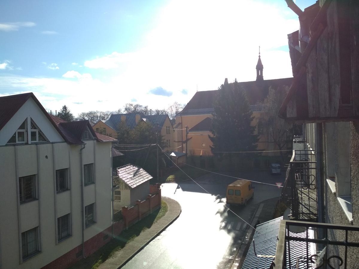 Отель Удеч Zhidachov Экстерьер фото